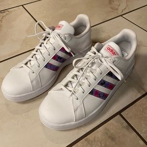 Adidas floral stripe tennis shoes